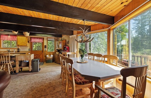 Twain Harte Cabin | Batteate Cabin with Hot Tub, Barrel Sauna, and Game Room