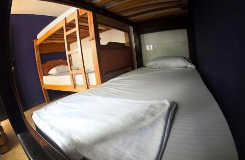 Cali Hostel | Bau420! Backpackers HOSTAL