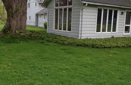 Fort Erie House | Bay Beach house. No roads to cross to beach. Private beach.