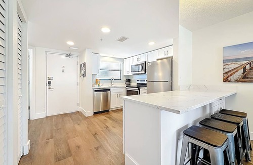 Belle Vista Condo | Bay, Beach + Pool Views | Luxurious 2 Bedroom