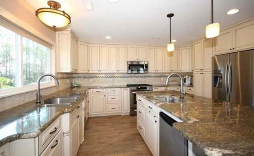 Coffeyville House | Bay Beauty