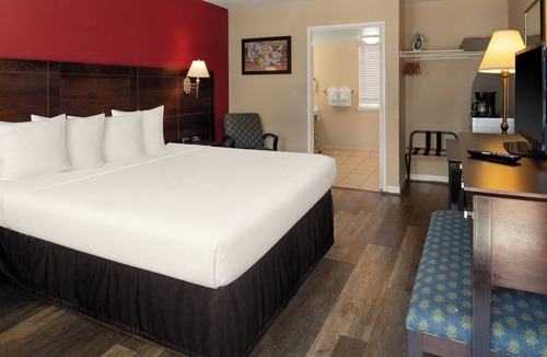 Seaside Hotel | Bay Breeze Inn