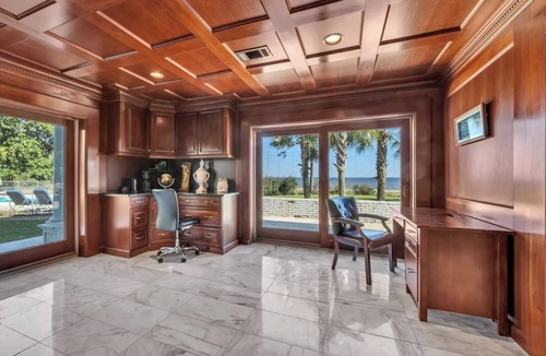 Freeport House | Bay-Front Dream Mansion and Guest House -20 minutes to Destin beaches on 4 acres