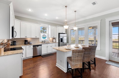 Port St. Joe House | Bay Front! Private Pool! Minutes to the Beach! Ping-Pong!
