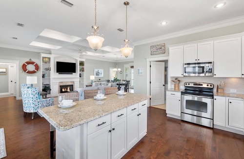 Port St. Joe House | Bay Front! Private Pool! Minutes to the Beach! Ping-Pong!