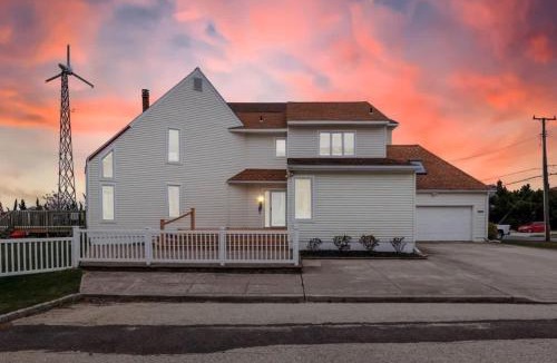 Brigantine House | Bay front Sunsets in Brigantine - Boat Dock & Deck