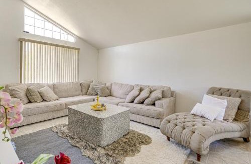Hercules House | Bay & Hill Views: Modern Hercules Home