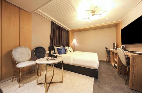 Nampo-dong Hotel | Bay hotel