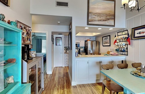 Harbor Oaks Condo | Bay House Condos by Miss Kitty’s