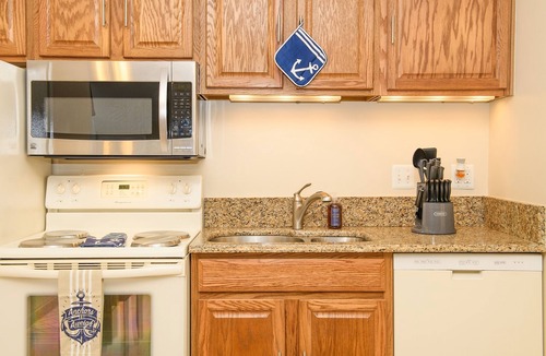 Hillsmere Shores House | Bay Ridge unit by Downtown Annapolis and Quiet Waters Park