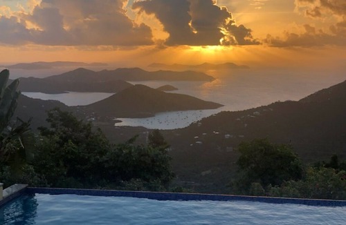 Estate Carolina House | Bay Rum Breeze Great Views Private pool, power backup, lovely decor. 4 br/3.5 ba