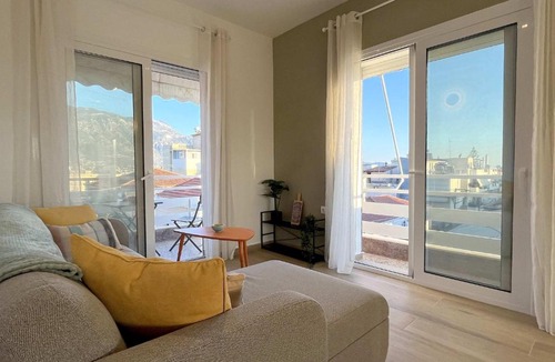 Kalamata Apartment | Bay View - Bright Modern Penthouse in Center