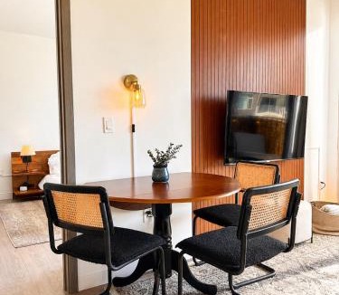 Bay View Apartment | Bay View Designer 2BR - Best Location with Balcony, Gym, and Terrace - Sleeps 6