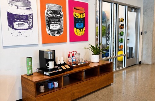Bay View Apartment | Bay View Designer 2BR · Best Location with Balcony, Gym, and Terrace · Sleeps 6