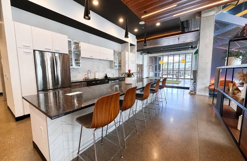 Bay View Apartment | Bay View Designer 2BR · Best Location with Balcony, Gym, and Terrace · Sleeps 6