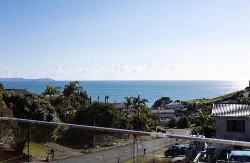 Cable Bay House | Bay View Escape - Cable bay Holiday Home