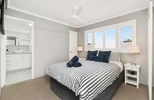 Torquay Apartment | Bay View Rooftop Escape
