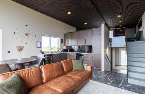 Gardur Villa | Bay View Villa