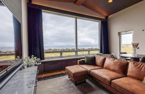 Gardur Villa | Bay View Villa