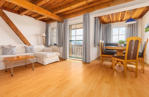 Waldmuenchen Apartment | Bay window apartment (80 sqm) on the upper floor with south-facing balcony and infrared sauna