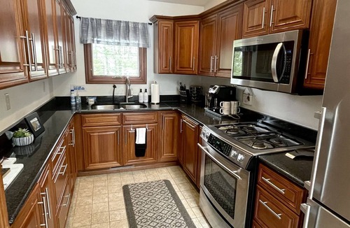 Bayfield Cottage | Bayfield Fruit Loop Retreat - Main Cottage