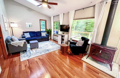 Bayfield Cottage | Bayfield Fruit Loop Retreat - Main Cottage