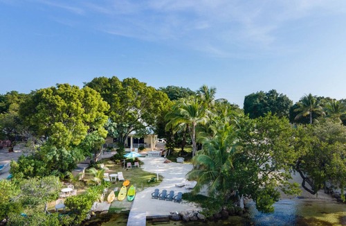 Rock Harbor House | Bayfront Beach House with Sandy Beach