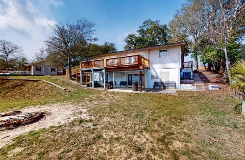 Freeport House | Bayfront Breeze