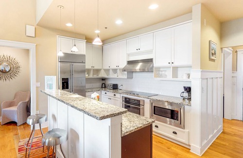 Port St. Joe Condo | Bayfront Condo w/ High Ceilings, Free WiFi, Washer/Dryer, & Shared, Outdoor Pool