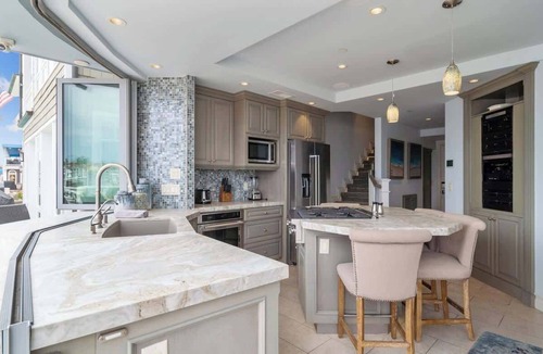 Balboa Peninsula House | Bayfront Elegance (Entire Home): Hot Tub, Views