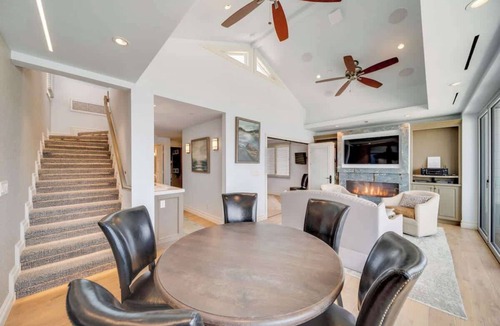 Balboa Peninsula House | Bayfront Elegance (Entire Home): Hot Tub, Views