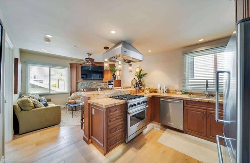 Balboa Peninsula House | Bayfront Elegance (Entire Home): Hot Tub, Views
