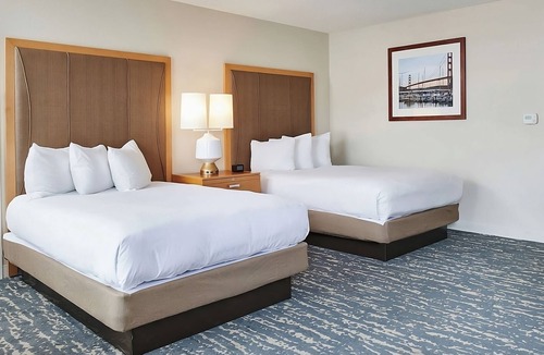 Berkeley Hotel | Bayfront Escape near UC Berkeley | Pool, Free Parking & Pet Friendly