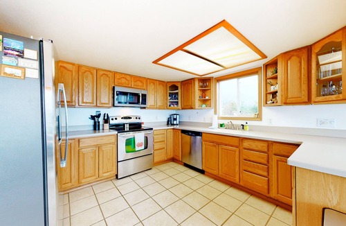Camano Island House | Bayfront home with amazing water & mountain views, deck, lawn, grill, streaming