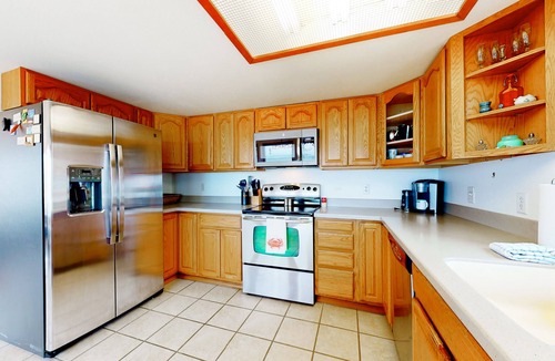 Camano Island House | Bayfront home with amazing water & mountain views, deck, lawn, grill, streaming