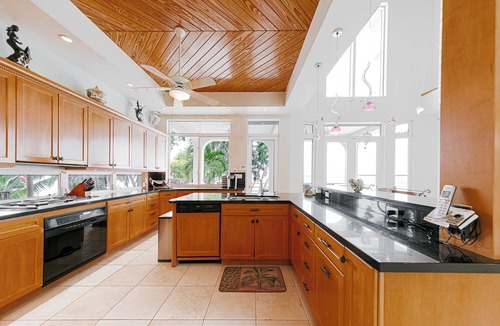 Tavernier House | Bayfront Home with Pool in Islamorada