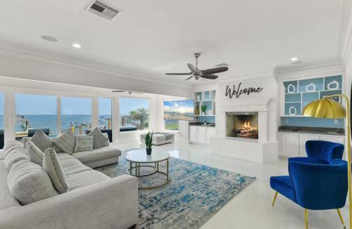Clear Lake Shores House | Bayfront Luxury House with Pool