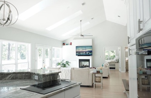 Freeport House | Bayfront Retreat on 1.5 Acres - Private Dock - 4BR Near Destin