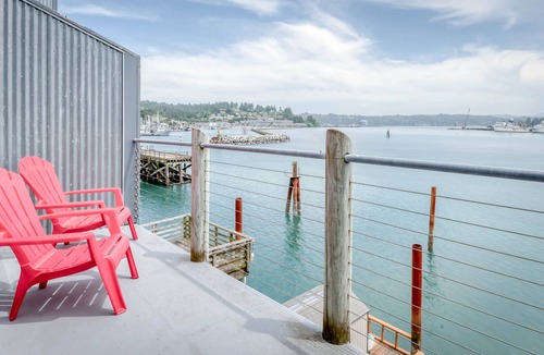 Historic Bayfront Apartment | Bayfront Studio Boasts Bay and Ocean View Spa Tub, Fireplace, and Private Deck!