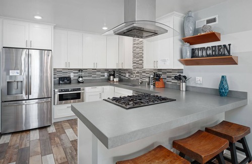 South Mission Beach Condo | Bayfront w/Large Private Patio | AC | Pet Friendly