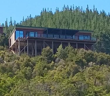 Whatamango Bay Bed & Breakfast | Bayheights