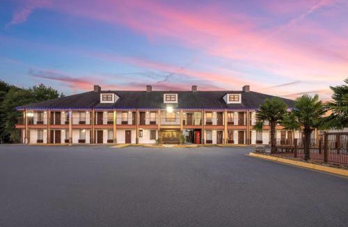 Commerce Hotel | Baymont by Wyndham Commerce GA Near Tanger Outlets Mall