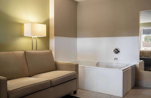 Georgetown Hotel | Baymont by Wyndham Georgetown/Lexington North