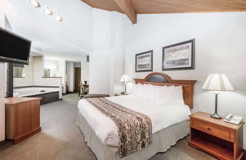 Le Mars Hotel | Baymont by Wyndham LeMars
