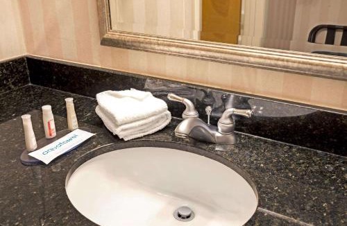 Buechel Hotel | Baymont by Wyndham Louisville Airport South
