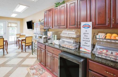 Ozark Hotel | Baymont by Wyndham Ozark