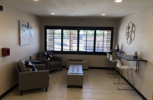 Estrella Hotel | Baymont by Wyndham Phoenix I-10 near 51st Ave
