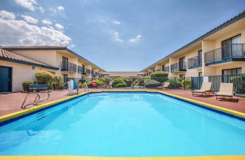 Tehachapi Hotel | Baymont by Wyndham Tehachapi