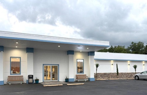 Newton Hotel | Baymont Inn & Suites by Wyndham Newton IA
