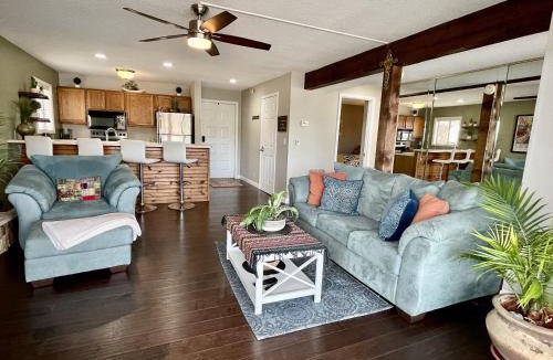 Lake Ozark Apartment | Baypoint Condo, Pool, Dock, relaxing location
